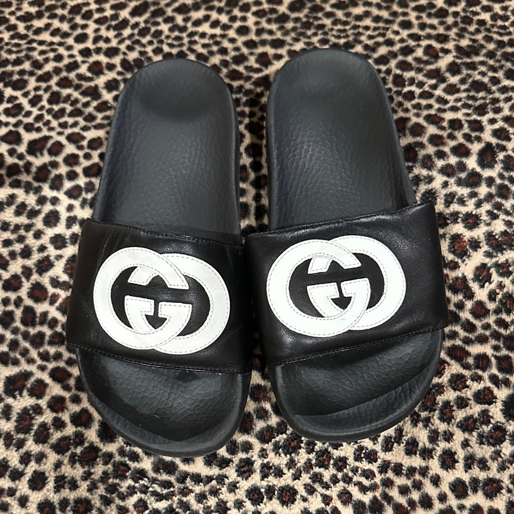 Gucci Black and White Logo Slides